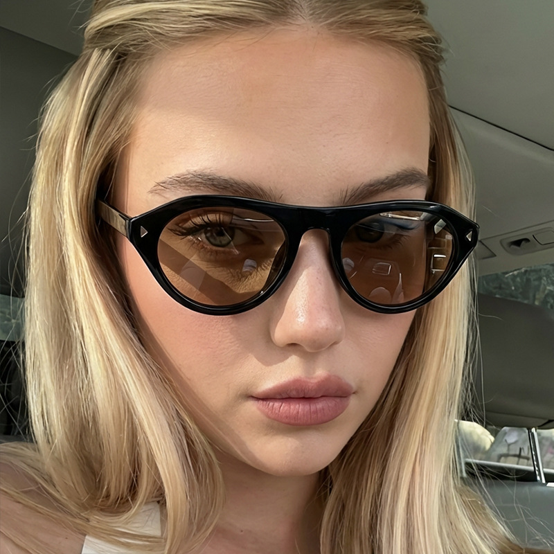 Streetwear Brand With Eye - ファッションキャットアイサングラス女性レトロ小さなフレームサングラストレンディなストリート高級ブランド眼鏡アウトドアアイウェア